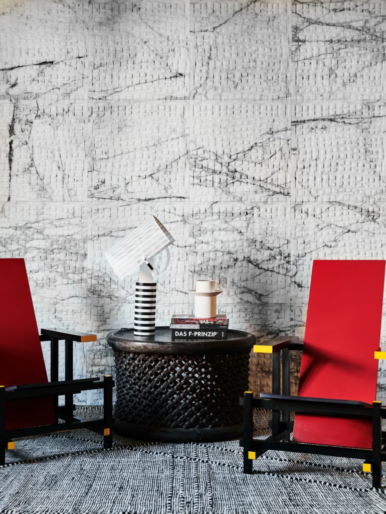 Polis Modular Marble with red chairs