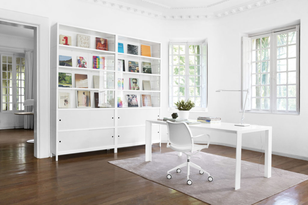 Stua Gas Chair white in home office