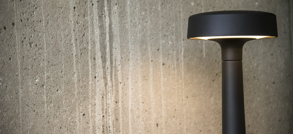 Motive Lighting path light view of lamp