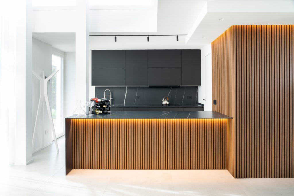 Twix by Déco on walls of kitchen