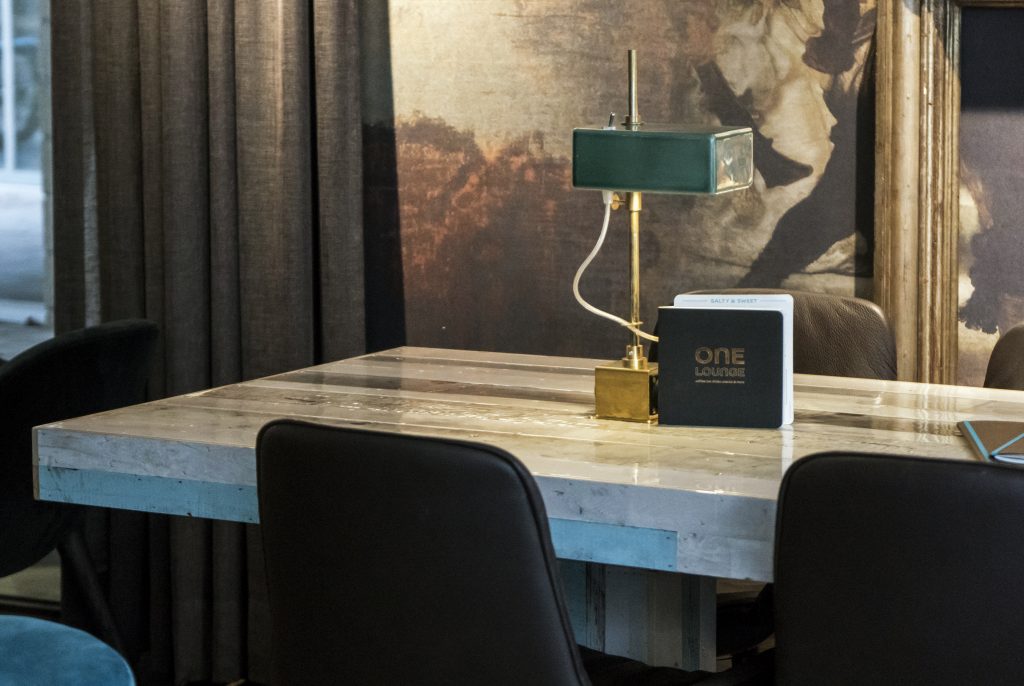 One Mold Desk Lamp table lamp green