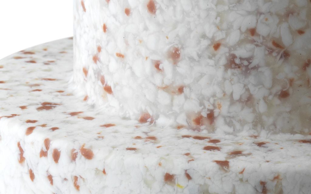 Bit stool white detail