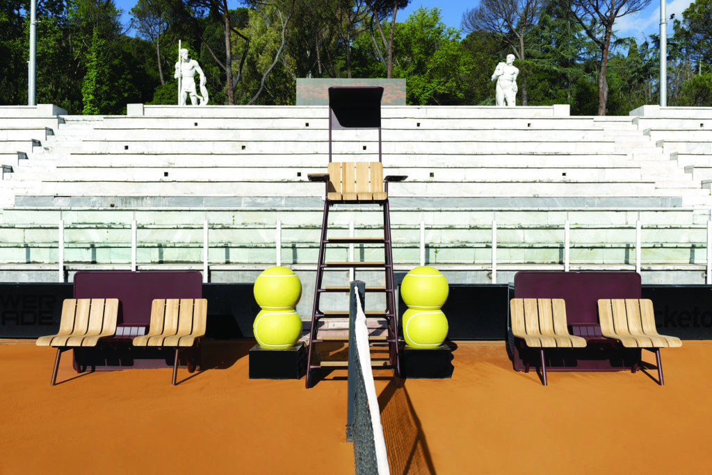 Ethimo Ace front view four seats with privacy panels at tennis court