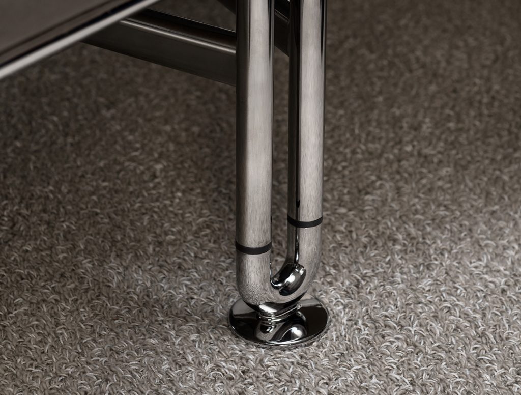 Sunny Chair leg detail showing u link