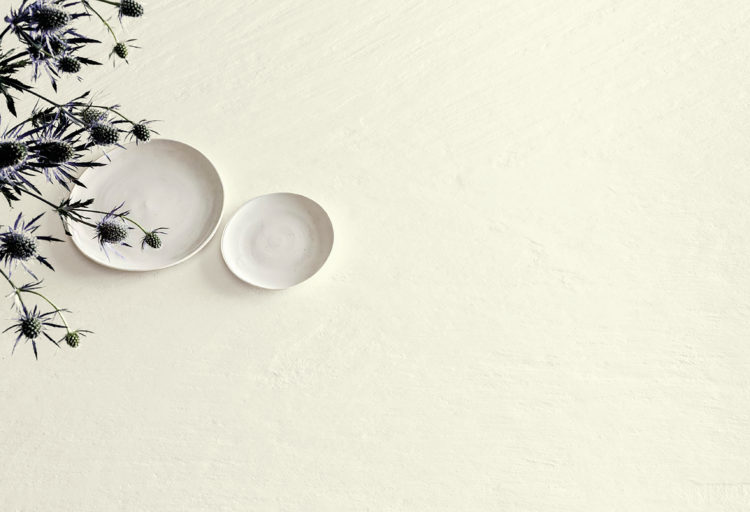 Ardesia a Spacco bianca detail with plates