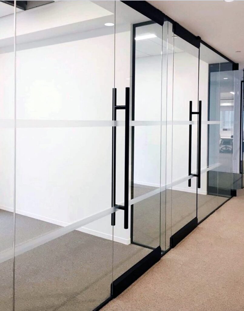 ADA-compliant door ladder pull in black 