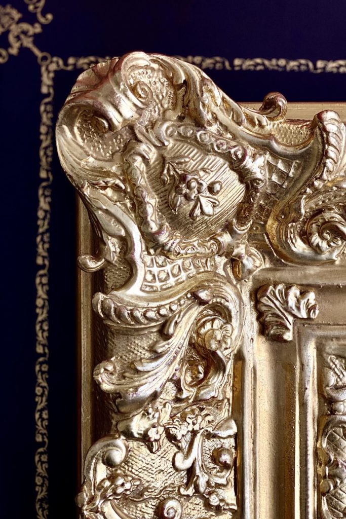 picture frame gold gilding detail
