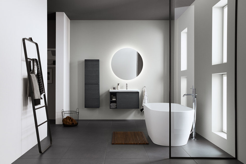 D-Neo Minimal with mirror and bathrtub