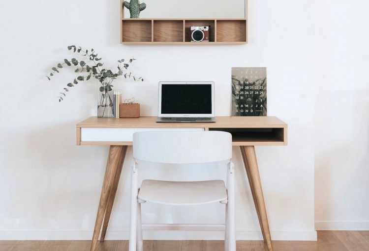 Celine desk oak with white chair