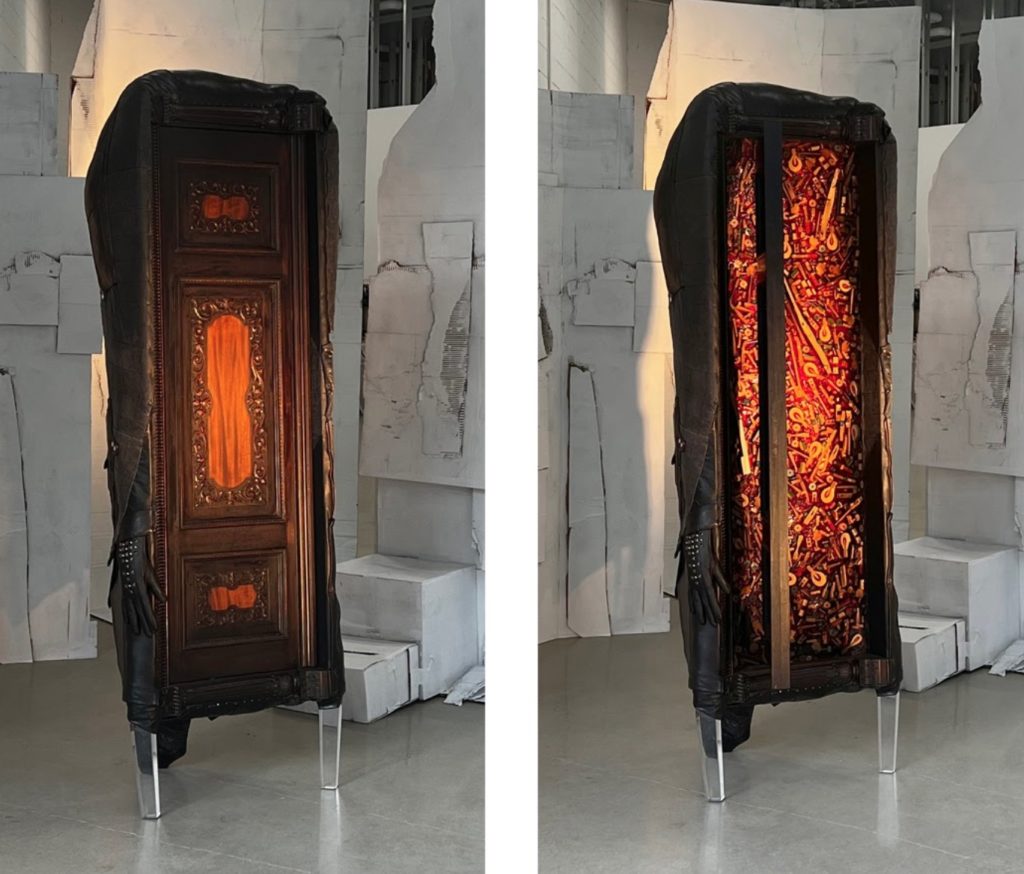 Sabrina Merayo Nuñez Orpheus cabinet open and closed