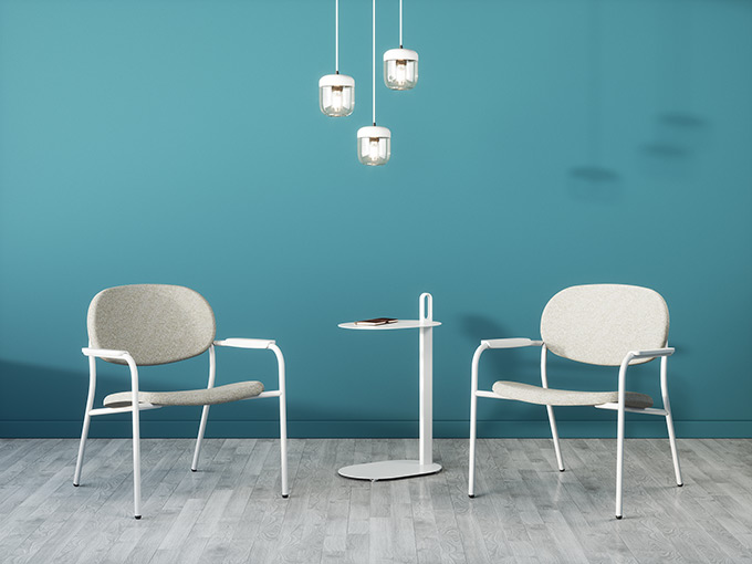 Alden Side Table white with two white armchairs