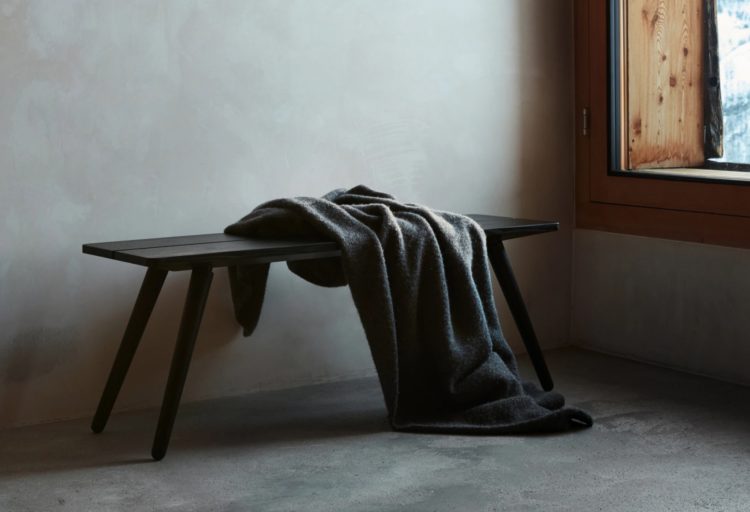 Seitz bench in entryway black