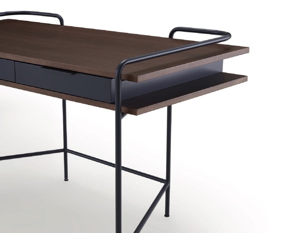 Alando desk side detail