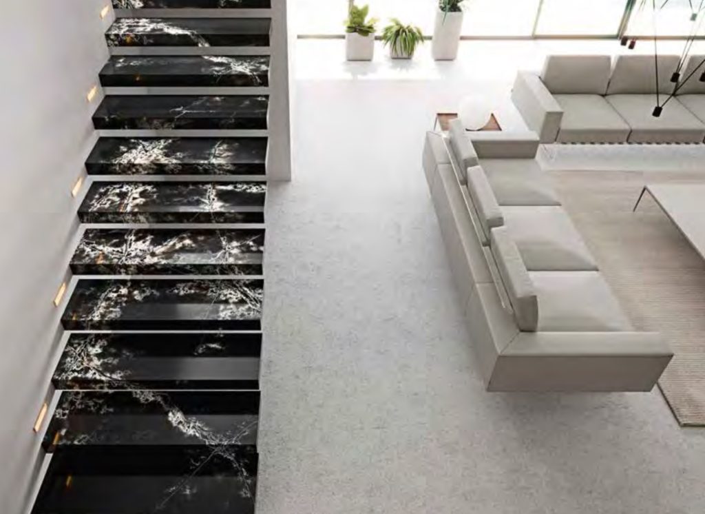 Compac ICE black stairs