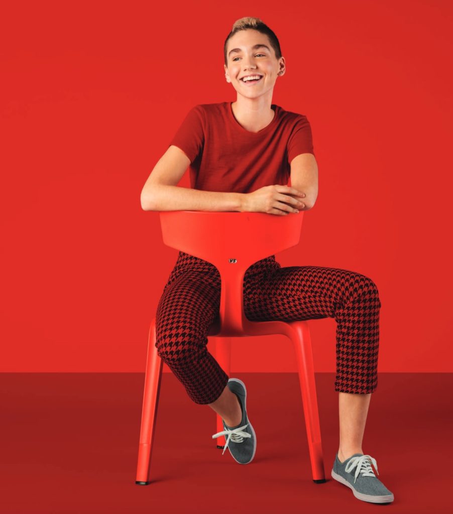Stakki in red with person sitting in reverse style