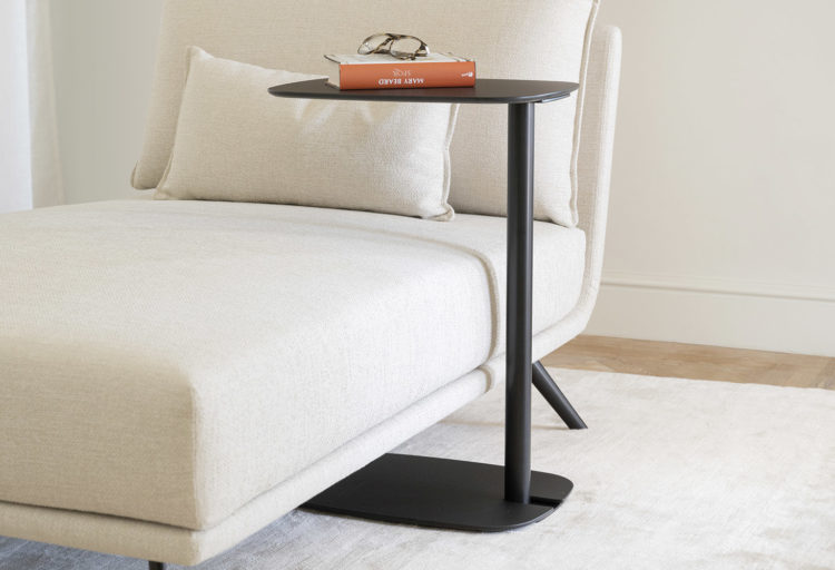 Meseta in blackwith daybed