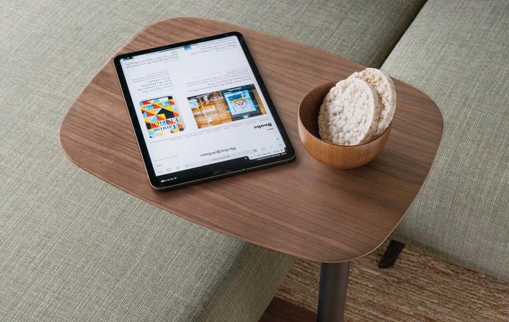 Meseta walnut with ipad and rice cakes