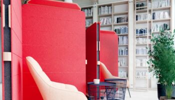 At NeoCon 2022: Cooee Canopy Wall Wins NeoCon Gold