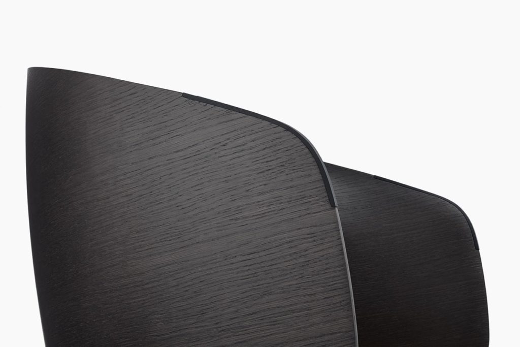 cruved wood in black detail