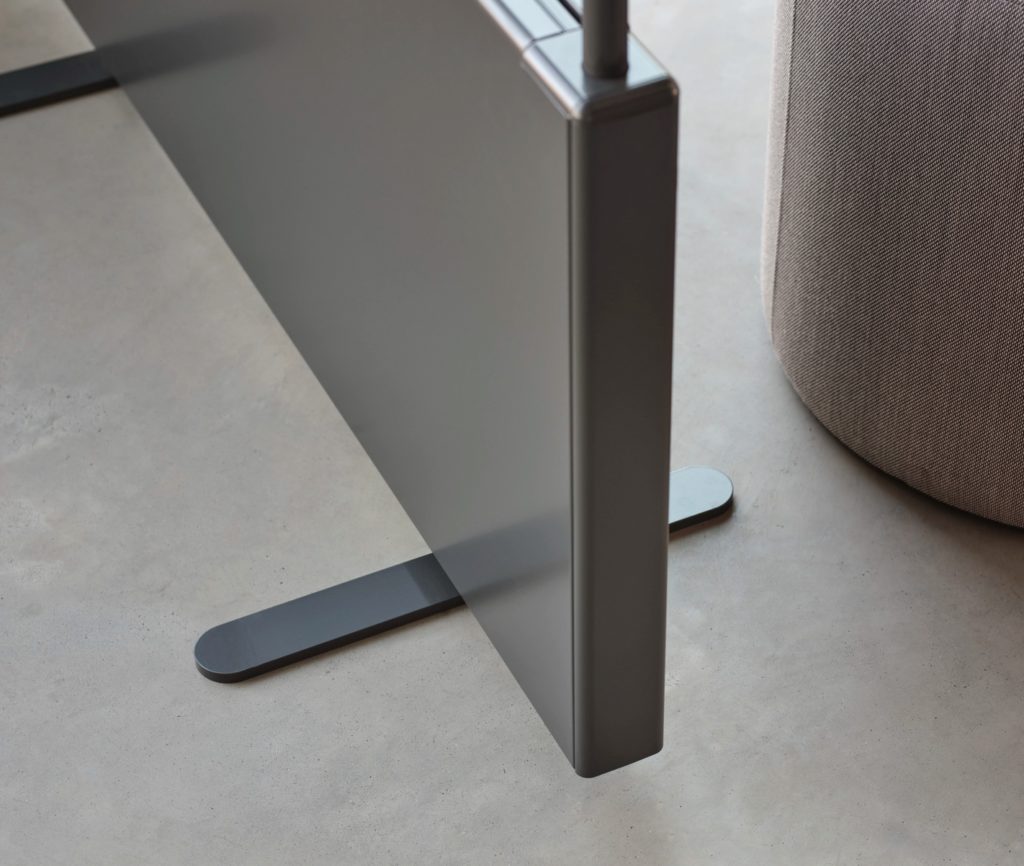 fence rotating foot detail