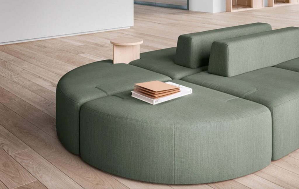 LIdo in green half moon shape with table