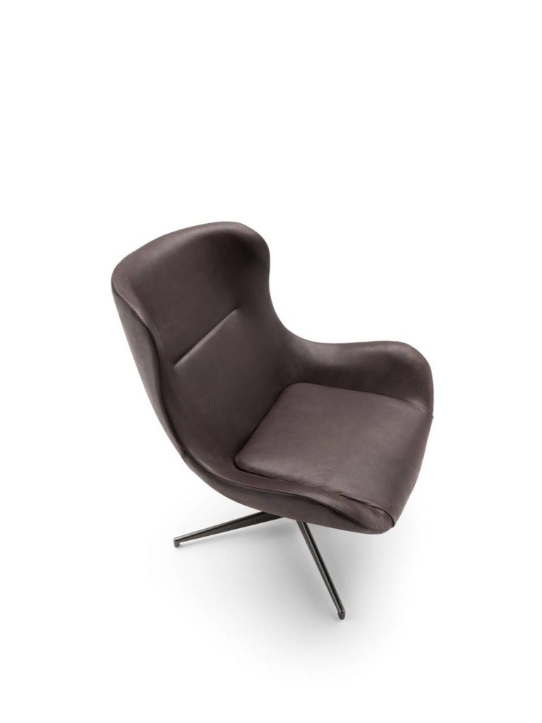 Oolong chair in chocolate leather from above