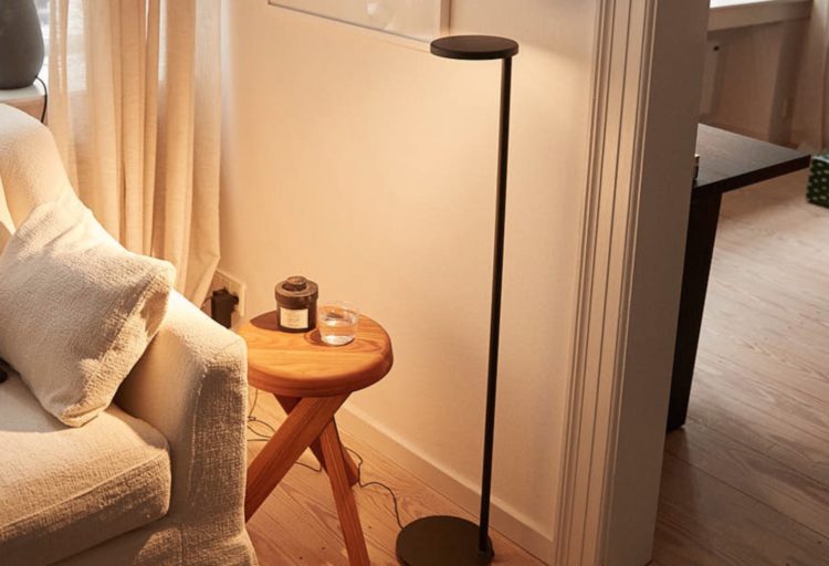 Oblique Floor in cozy nook with small table