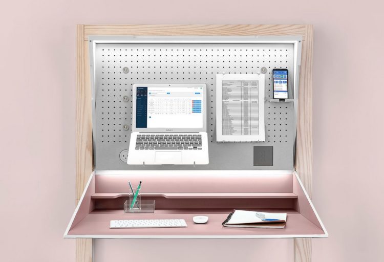Beaktor Desk front view