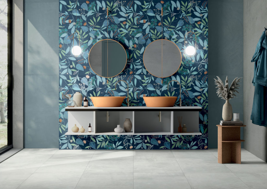 Dado Ceramica wallpaper leaves in bathroom 