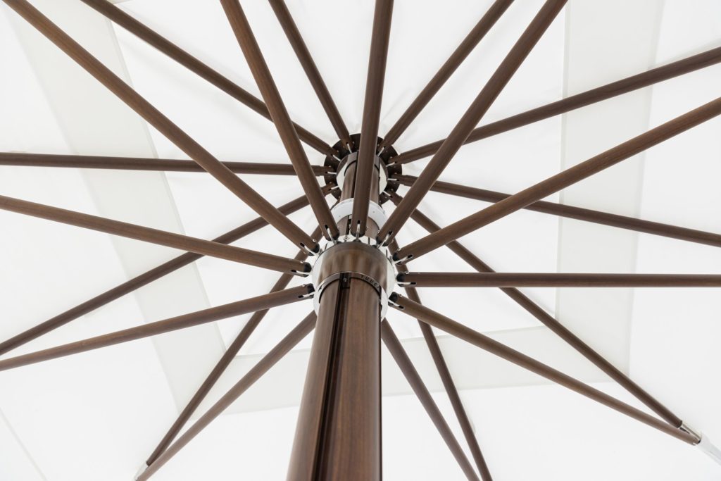 Mega Max detail of ribs and central shaft