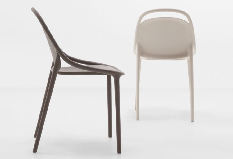 Quitllet chair two views side and front