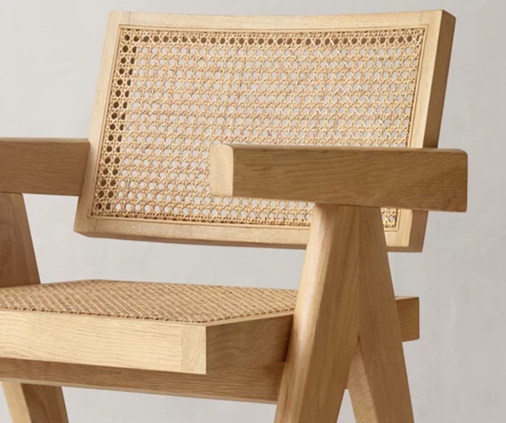 Close-in view Jakob chair blonde
