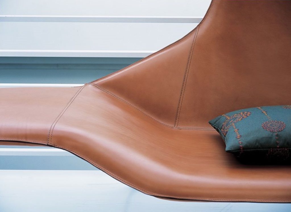 Lama Lounge leather detail