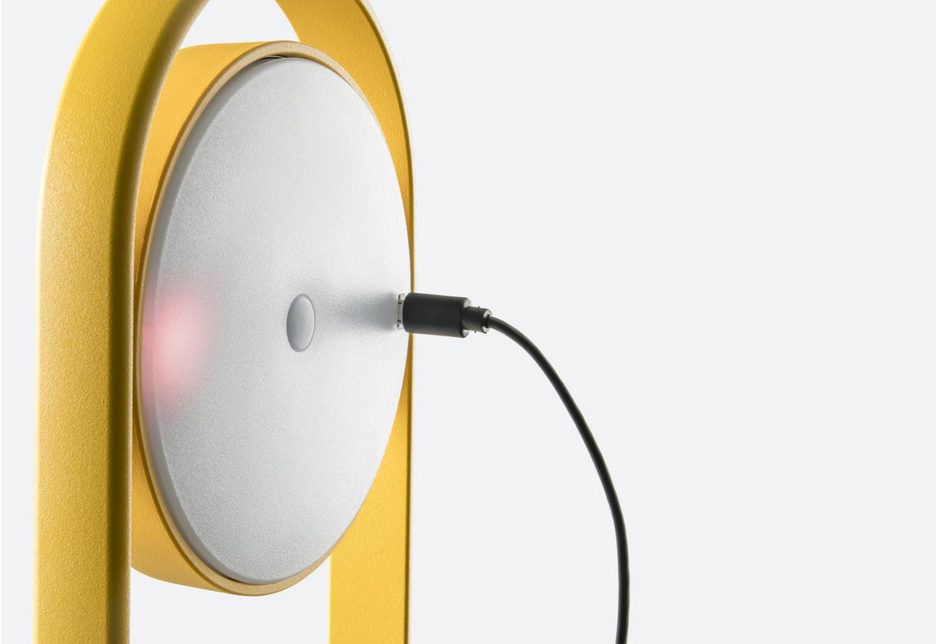 lamp detail (yellow) showing charging port