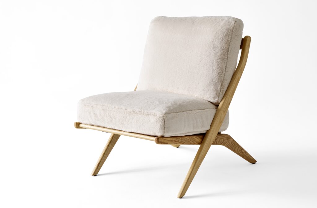 Endeavor collection Luna fabric plush off-white on chair