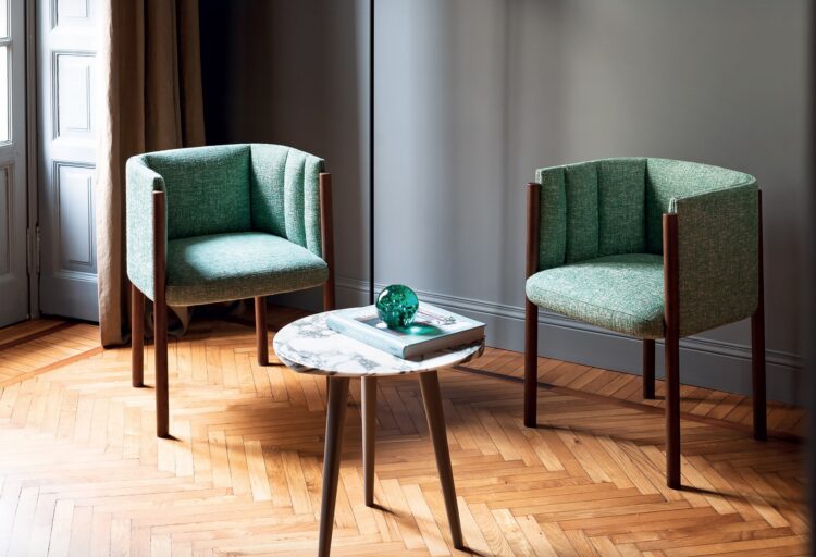 Bross Baia armchair in blue, two chairs in living room