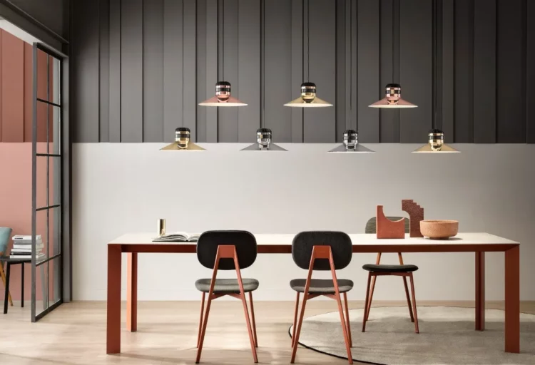 Cordea Dimore suspension lamp above dining table