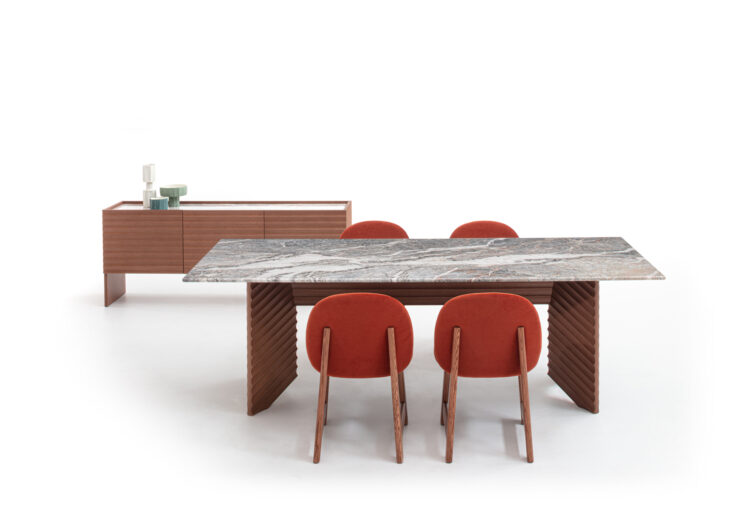 Rows table with console in the background