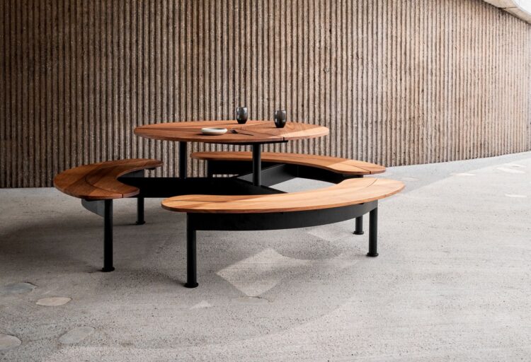 Tibo picninc-style table round side view