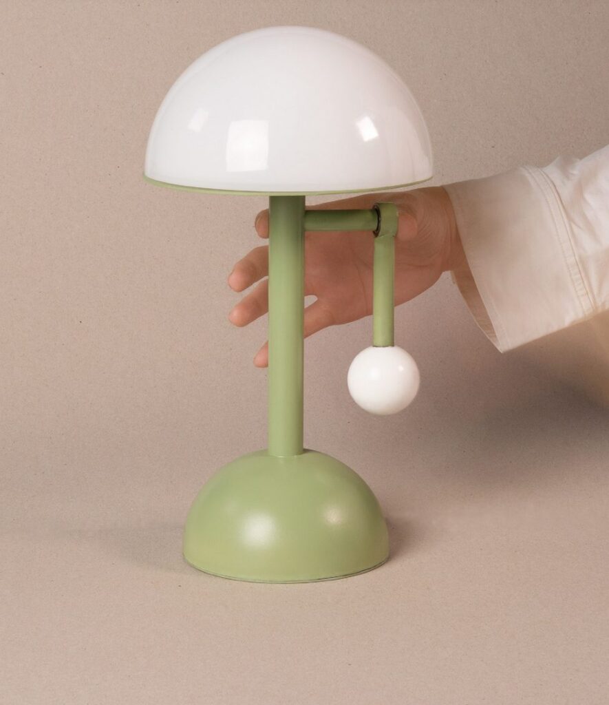 Swing light in green, still