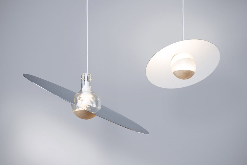 Dual split lamps