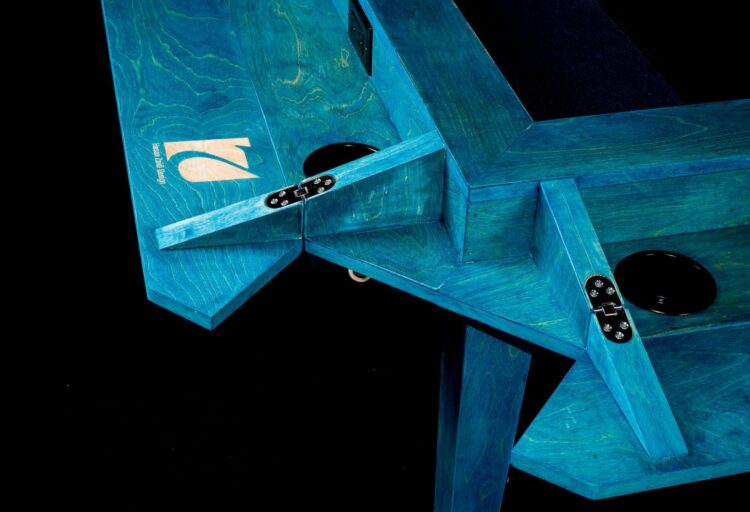 Budd gaming table in blue corner detail