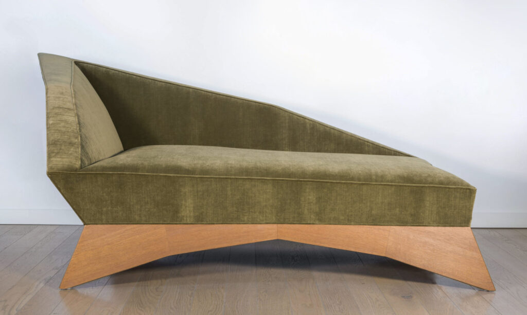 chaise longue front view
