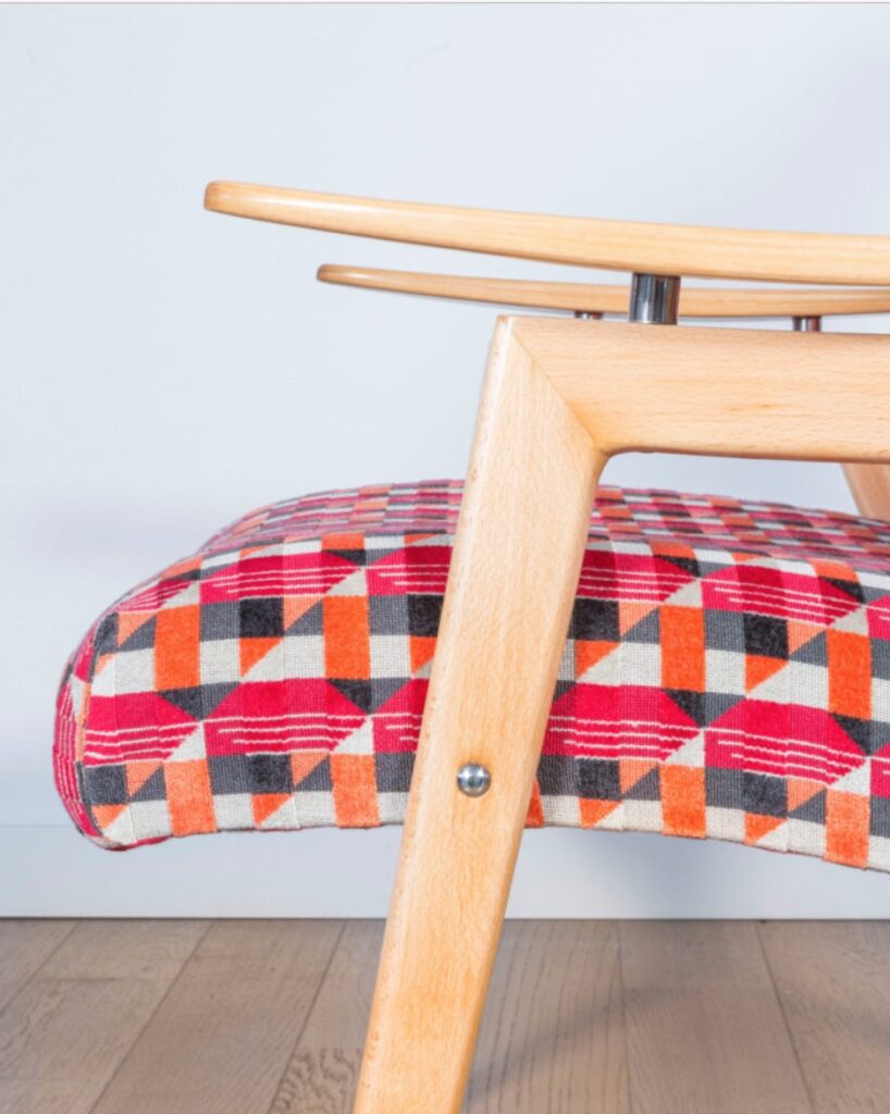 Armchair 6950 view of cushion and frame