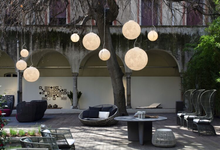 Out Collection Luna pendant many lights in outdoor setting