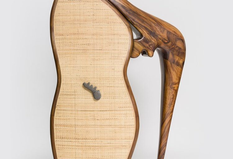 Mwasi armoire front view