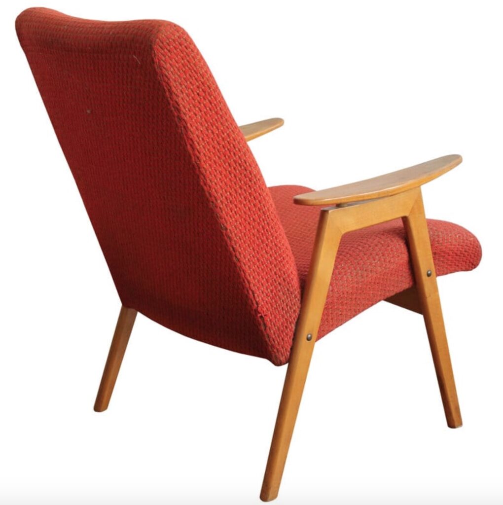 Rear view in rust-colored textured fabric