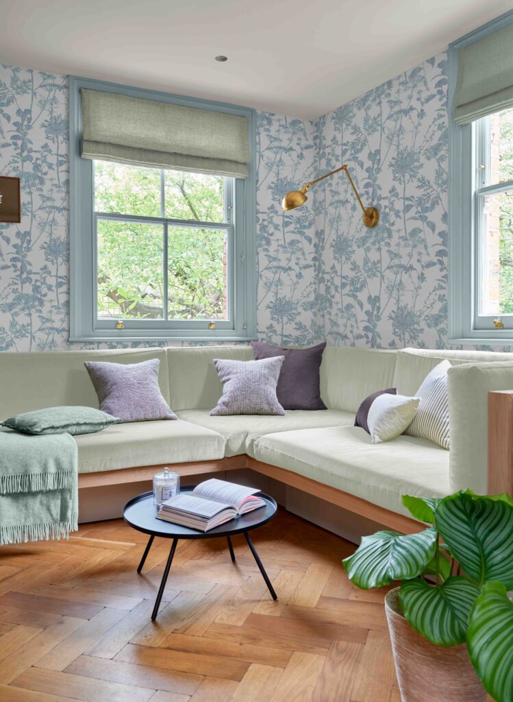 Esther wallpaper print in blue and white