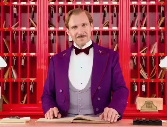 Gustave in Grand Budapest Hotel