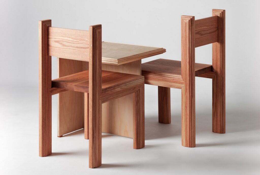 Molding table and chairs